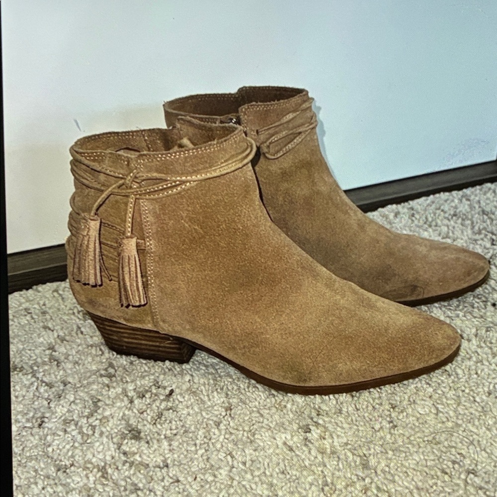 Vince Cumuto Carlina Suede Boots Size 8.5